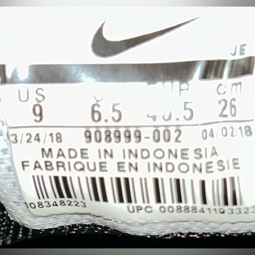 Nike Revolution 4 ‘Triple Black’ Women’s Sneakers – Size 9 USA pre-loved - Picture 12 of 12